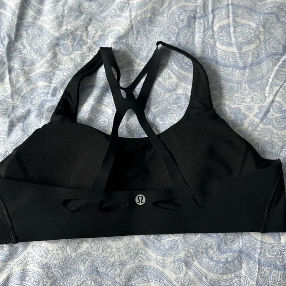 Lululemon Medium Support Sports Bra - Size 10 A/B Cup - Picture 2 of 2